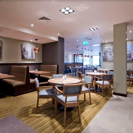 Premier Centre Hotell 3*