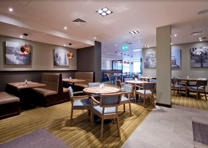 Premier Centre Hotel 3*